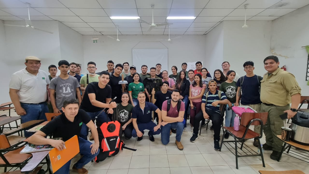 capacitación a estudiantes