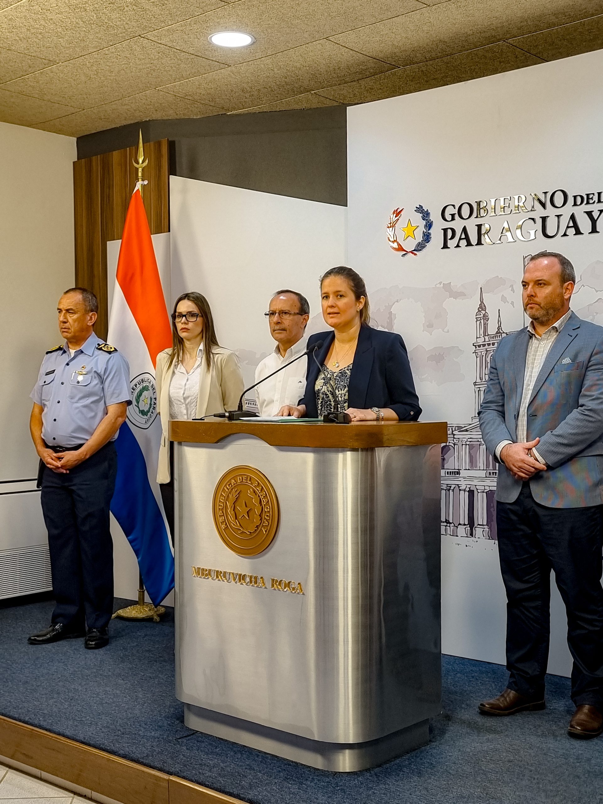 conferencia de prensa sobre incendios forestales