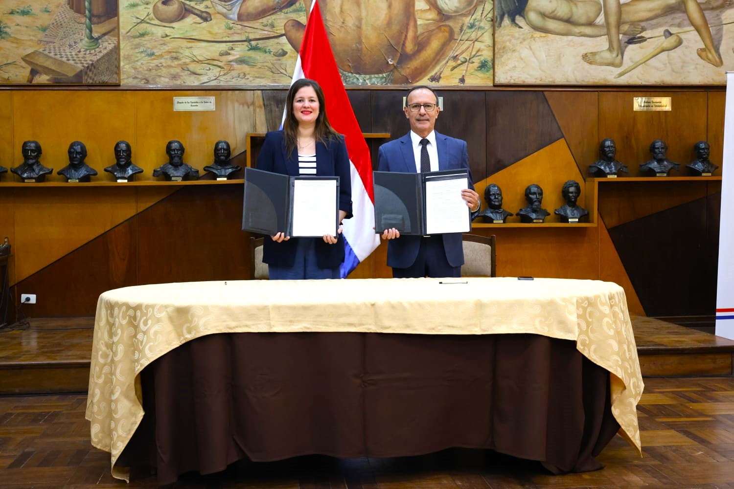 Firma de convenio entre INFONA y MDN