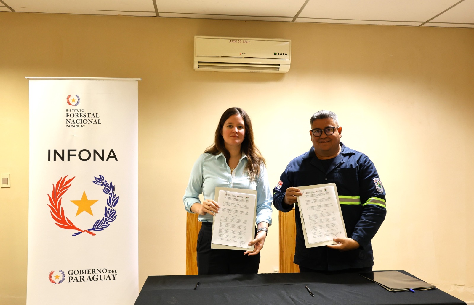 Infona entrega equipos a bomberos de mariscal estigarribia